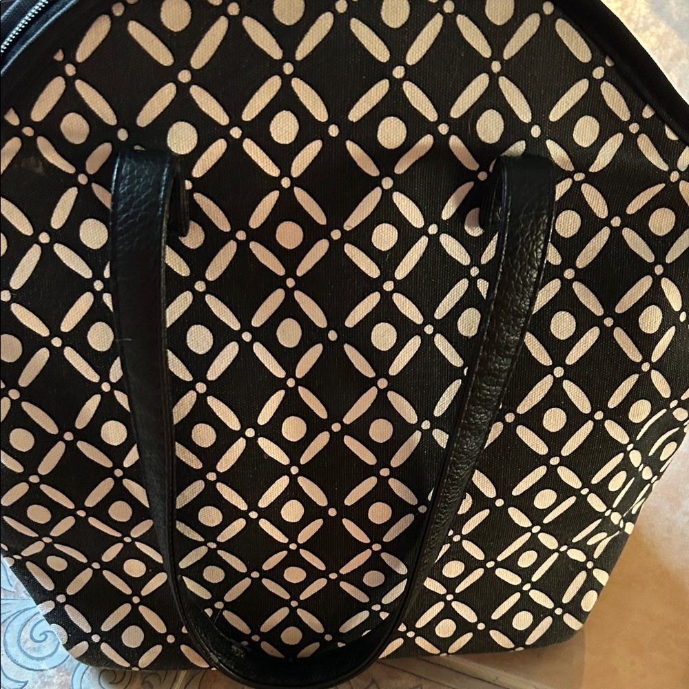 Stylish Black and White Patterned Women's lunch bag